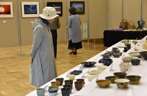 根室の芸術作品 一堂に グループ美術展(2019-06-29)