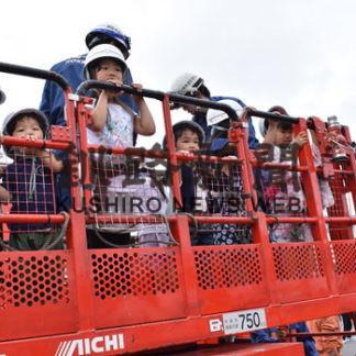 はしご車体験　子供らに大人気　美原ふれあい祭り(2019-07-25)