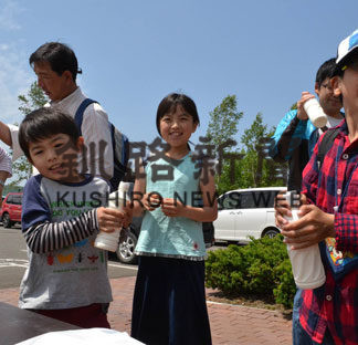 鶴居のチーズ味わって 酪楽館がフェア(2019-06-21)