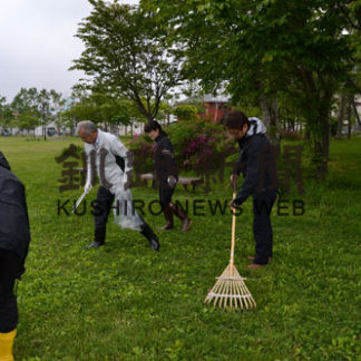 柳町公園で清掃活動　釧路南ロータリーク　(2019-06-13)