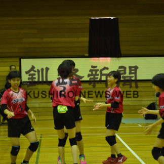 釧路町少年団優勝　女子は下音更制す　小学バレーボール(2019-05-17)