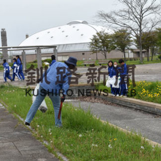 鳥取西中生徒や　地域住民ら清掃(2019-06-04)