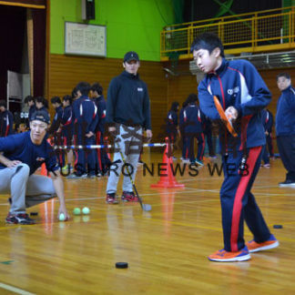 茶内中生と交流　クレインズ選手早速教室(2019-06-12)