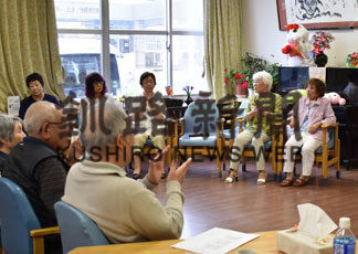 福祉施設を慰問　軽妙な踊りで魅了　サークル「千代の会」　(2019-06-18)