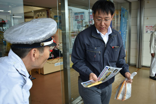 道の駅しらぬか恋問で街頭啓発(2019-07-24)