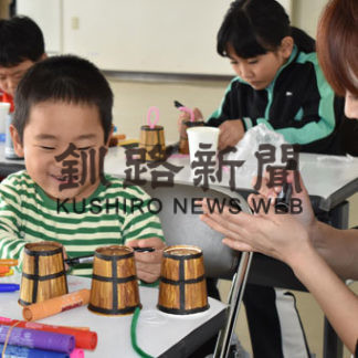 お宝バレル　工作楽しむ　本の森厚岸情報館(2019-05-08)