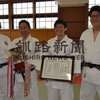 根室署初優勝 道警察柔道大会(2019-06-13)_1