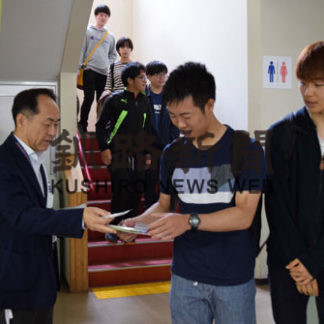 投票率向上へ　大学で啓発活動(2019-07-19)