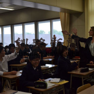 米国領事と英語で交流 生徒の国際性育成 釧路湖陵高(2019-06-25)