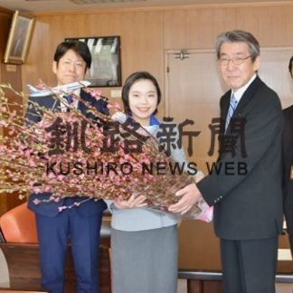 岡山から釧路市へ桃の花届く(2020-02-28)