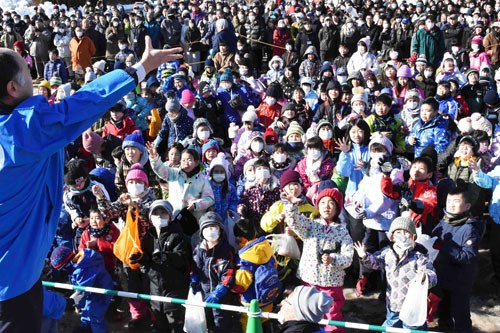 景品求め餅まき熱気(2020-02-03)