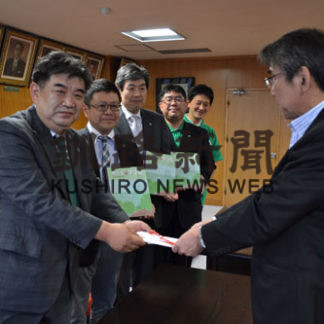 子供たちに絵本を マリモでくしろを盛り上げ隊(2019-06-21)