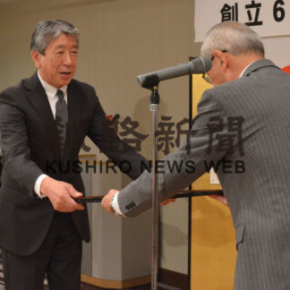 日赤釧路市有功会が　市に災害用テント寄贈(2019-07-19)