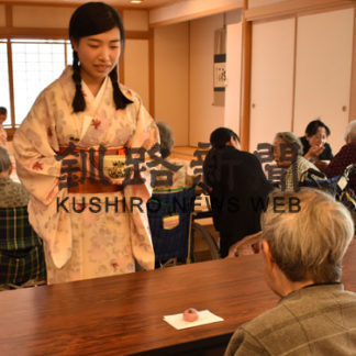 北園啓生園でもてなす　釧路工業高専茶道部(2019-06-05)