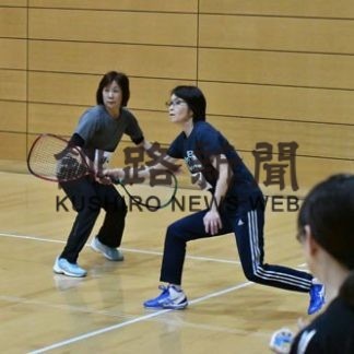 ネット挟んで熱戦　ミニテニス(2019-05-19)