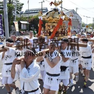 みこし威勢良く　釧路八幡宮例大祭(2019-07-29)