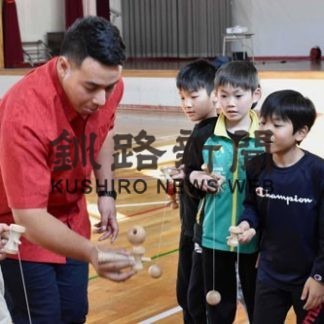 ＪＩＣＡ研修員、青葉小児童と交流(2020-02-05)