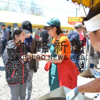 グルメ堪能　山の恵みの即売会(2019-05-09)