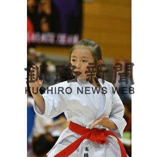 高橋（志武館）女子3連覇　空手道カナダ杯争奪大会(2019-06-09)