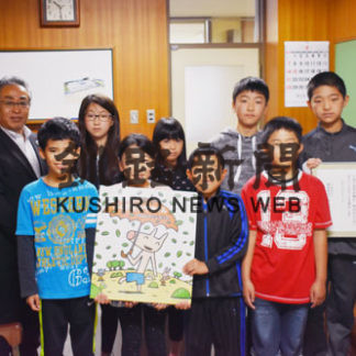 教育図書３校に贈呈(2019-07-18)_3