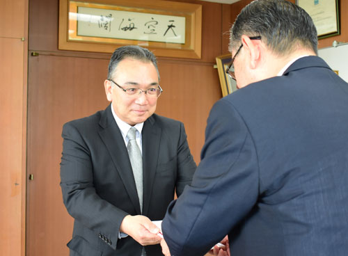 地域振興に役立て 北構氏寄付(2019-07-12)