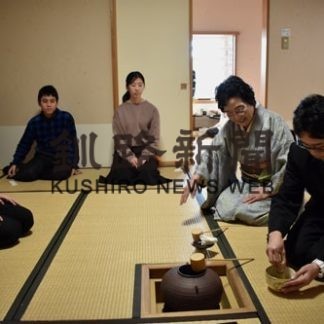 茶路小中学校で初釜(2020-02-14)