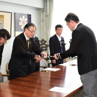 根室高卒業生の　地元雇用を推進　市長ら求人枠増要請(2019-07-30)