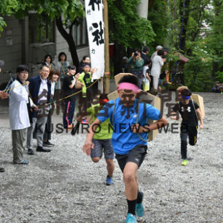 もっこ背負いレース　健脚を競う(2019-07-19)