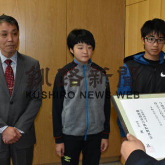 教育図書３校に贈呈(2019-07-18)_2