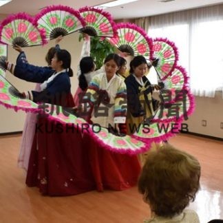 韓国の学生と交流　はまなす芦野館(2019-07-30)