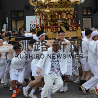 勇壮なみこしが練り歩く　中標津神社みこし(2019-07-21)