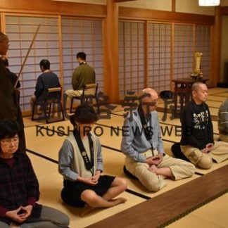 市民が座禅の世界堪能 檀家有志に作法学ぶ(2019-06-30)
