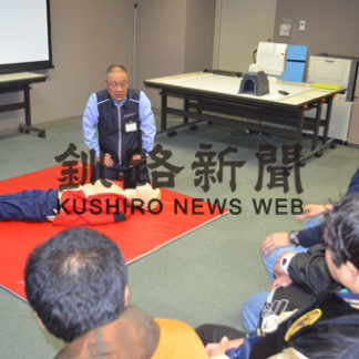 ＡＥＤの使い方学ぶ　せんしんサポート(2019-05-16)