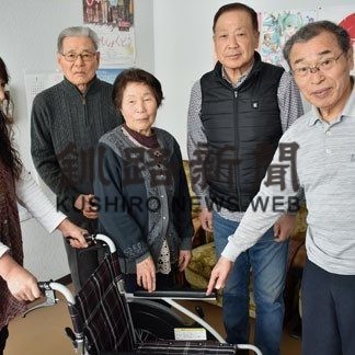 標茶住民、社協に車いす寄贈(2020-02-20)