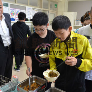 お代わりに列　ふるさと給食(2019-07-14)