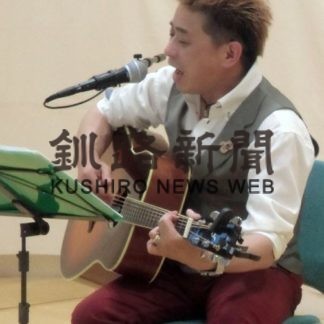 ギター弾き熱唱　田川さん歌謡ショー(2019-06-04)