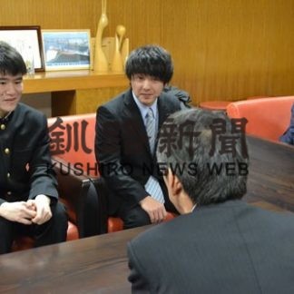 山崎さん「ベスト尽くす」 世界トランポリン大会出場(2019-11-30)