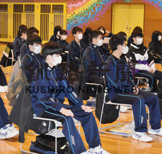 標津中３年生、卒業式前に分散登校(2020-03-13)