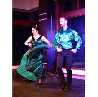 華麗なステップでフラメンコ披露 スペイン舞踊公演(2019-11-30)