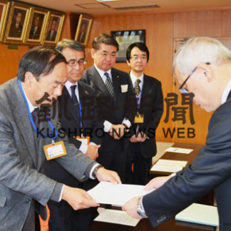 「休校中の子供の居場所づくりを」共産党議員団が要望書(2020-03-11)