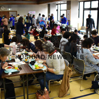 新規家族連れ 利用広がる じぃ～んこども食堂(2019-11-29)_3