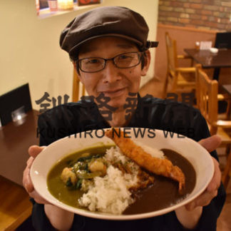 ３周年、２種類のカレー食べ比べ レストランプチ・ルポ(2019-05-31)