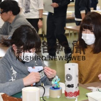 釧路工専ジュニアラボ　児童14人がオリジナルランプ作り(2020-01-07)