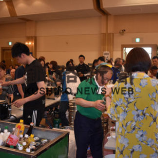 グッズ抽選会に笑顔　日ハム標津町後援会ビールパーティー(2019-05-31)