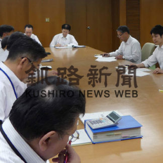 政策予算を知事査定　鈴木氏(2019-05-28)