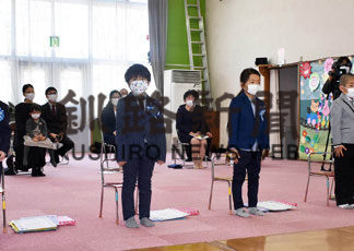 幌呂保育園４０年の歩みに幕　卒園式と閉園式(2020-03-27)