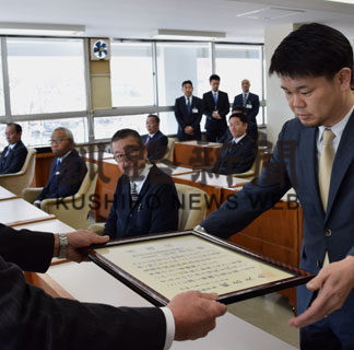 釧路市立看護学院に車椅子寄贈(2020-03-28)