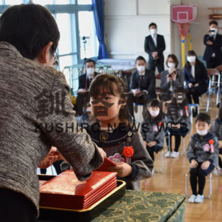 新たな生活へ一歩 釧路カトリック幼稚園卒園式(2020-03-18)