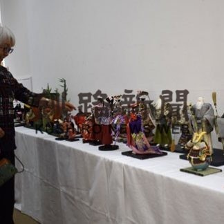 ちりめん和紙人形、華やかに(2020-04-06)