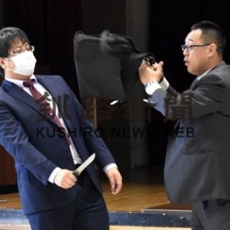 不審者に備え護身術、子供見守り隊が研修会(2020-04-08)